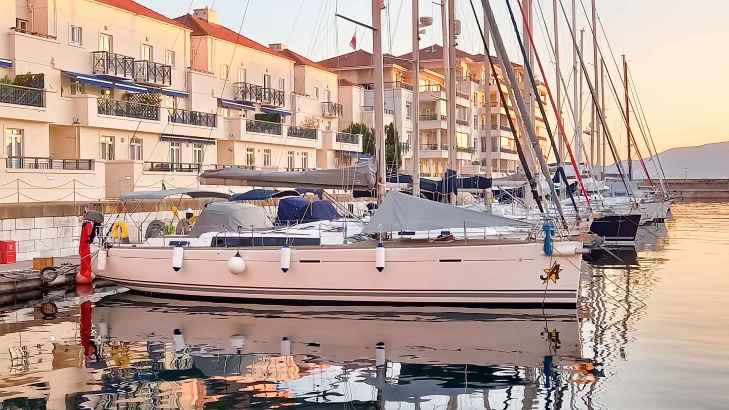 Dufour Grand Large 485