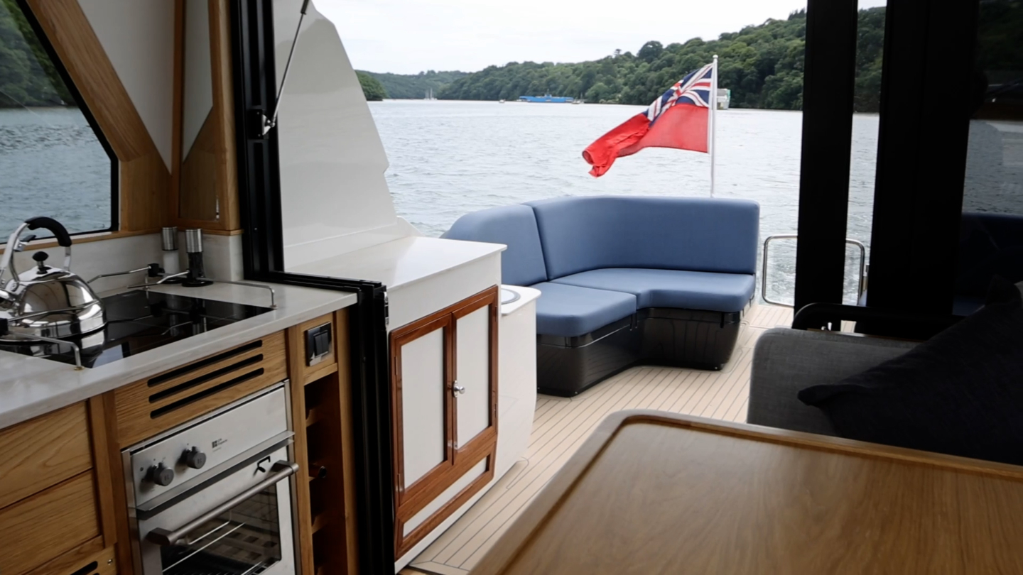 Rustler 41 Rustler 41 - Red Ensign